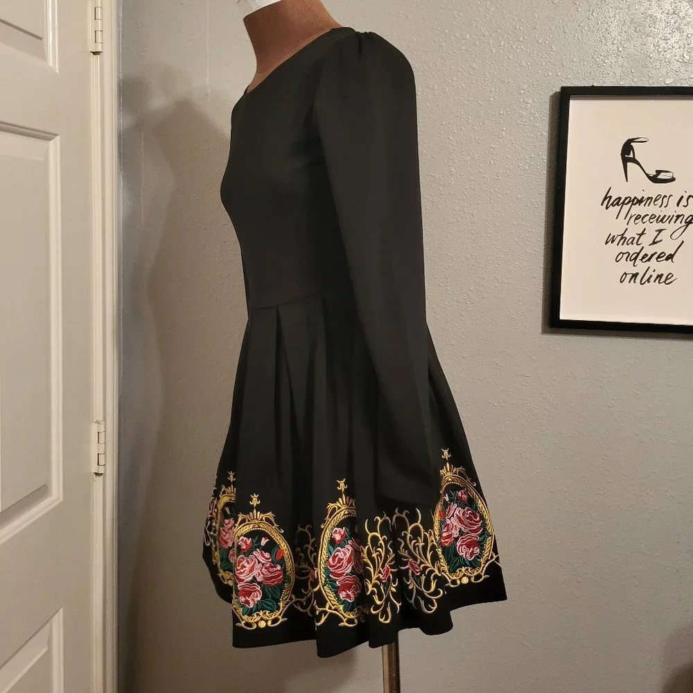 Sheinside Fit and Flare Embroidered Dress - Picture 4 of 8